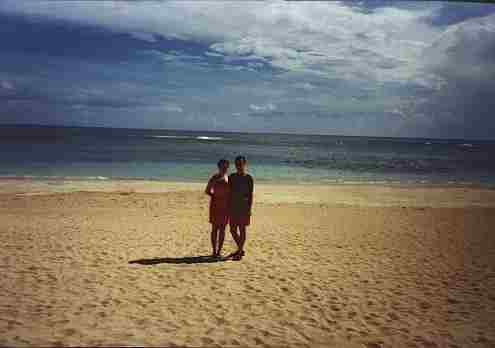 Wir beide am Strand.